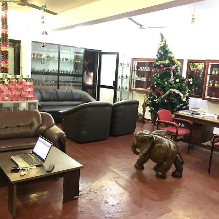 Srilanka Ayurveda Hotel ヒッカドゥワ エクステリア 写真