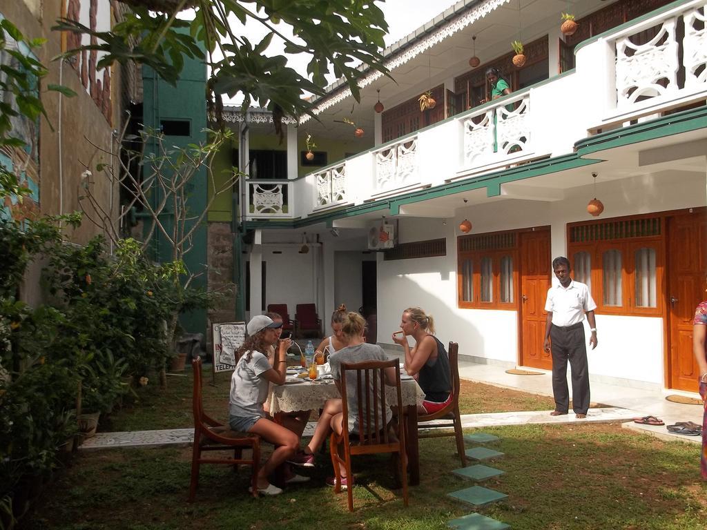 Srilanka Ayurveda Hotel ヒッカドゥワ エクステリア 写真